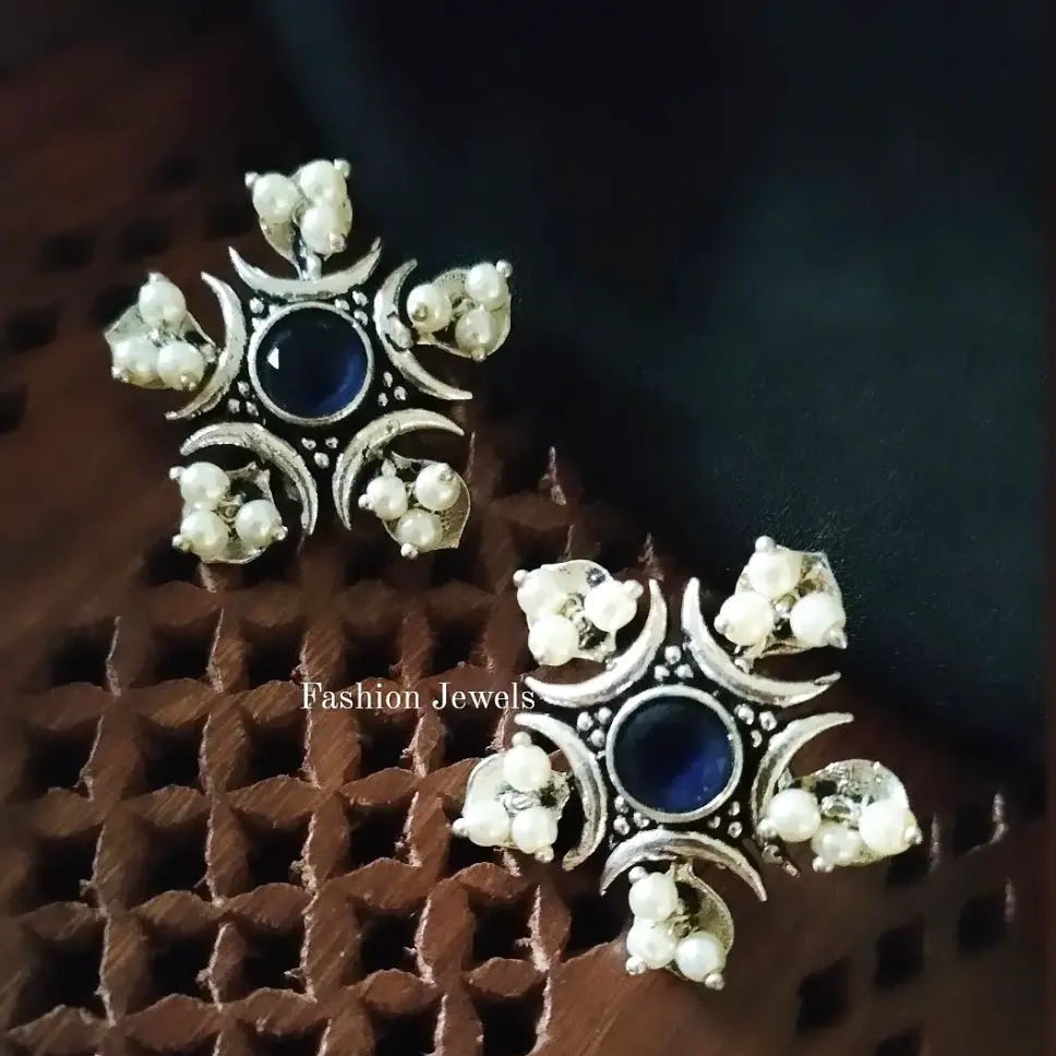 Silver Blue stone pearl Flower Earrings